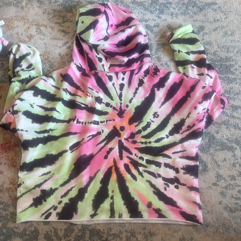 Sweatsuit - Picture 3 of 5